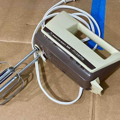 Electric juicer, Cuisinart mini processor & Hamilton Beach hand mixer