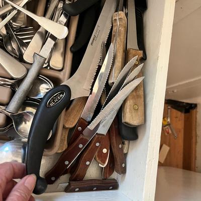 Lot 626 Flatware