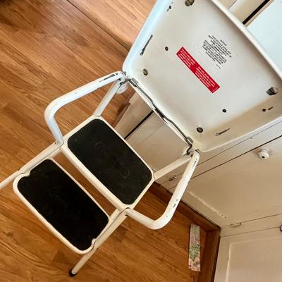 Lot 628 Cosco Step Stool