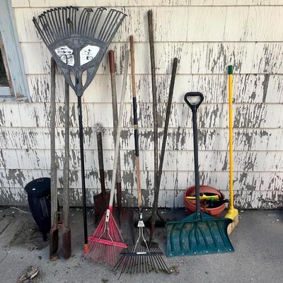 Lot 631 Yard tools