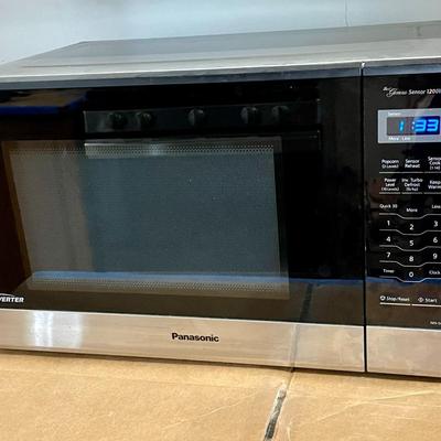 Panasonic "Genius" Sensor 1200W microwave