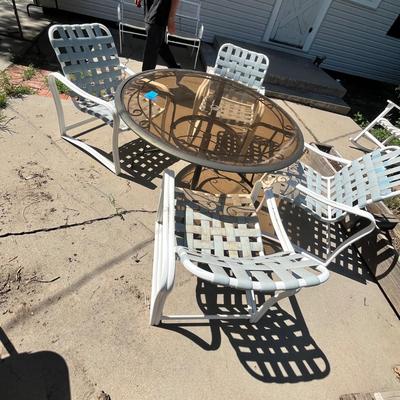 Lot 637 Patio set