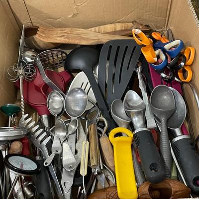 Big lot of kitchen tools