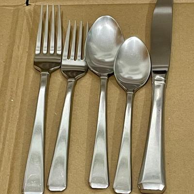 Unbranded 30pc lot of stainless flatware