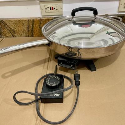 Lidded Farberware electric skillet