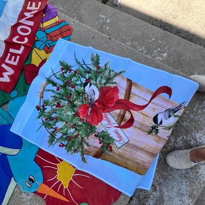 Lot 639 Holiday Flags