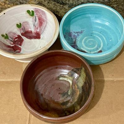 Mixed 7pc lot of hand-thrown pottery cereal/rice bowls