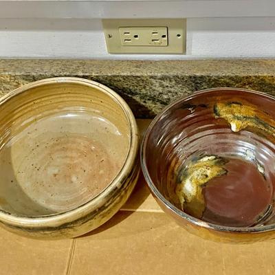 Mixed lot of 3 serving bowls