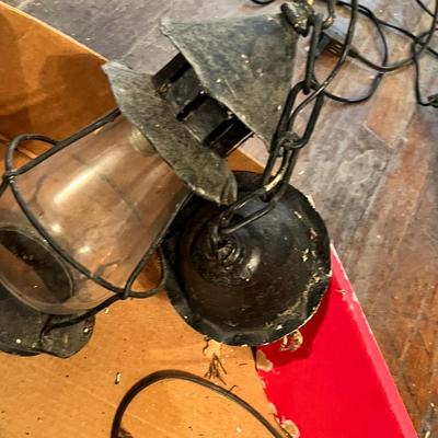 Lot 647 Light fixtures