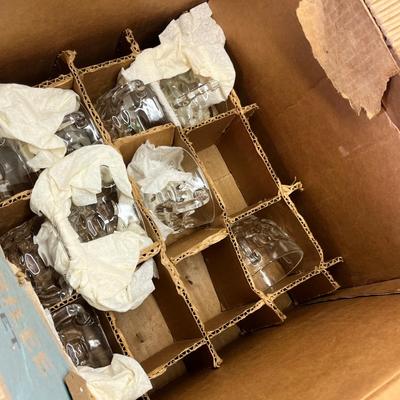 Lot 650 Punch bowl in box