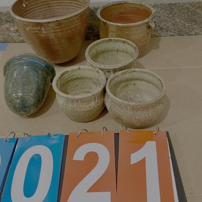 Mixed 4pc lot of hand-thrown pottery planters