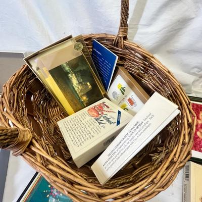Lot 653 Greeting cards