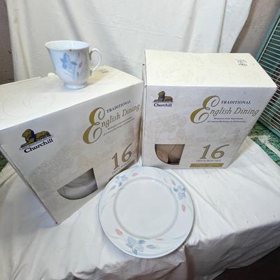 Lot 654 80s Dinnerware boxed