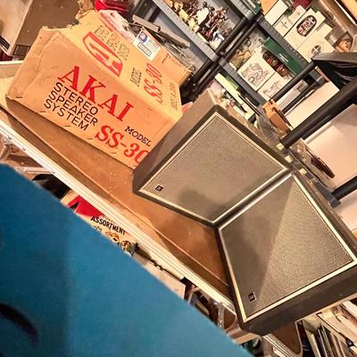 Lot 657 Vintage Akai Speekers