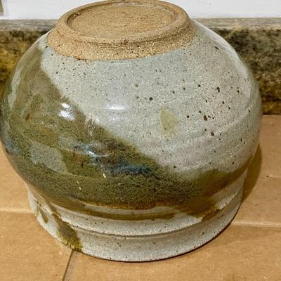 Lot of 3 hand-thrown pottery bowls + a cheeky pottery elephant figurine