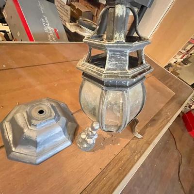 Lot 659 Out door light fixture