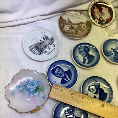 Lot 667 Royal Copenhagen mini plates