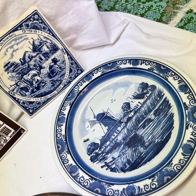 Lot 668 Collectors plates