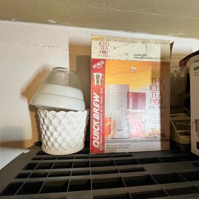 Lot 671 Kitchen appliances