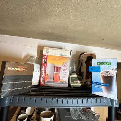 Lot 671 Kitchen appliances