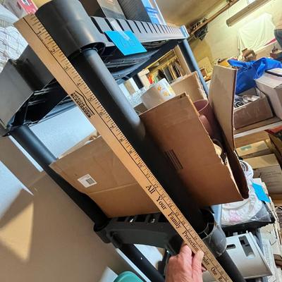 Lot 675 Rubbermade shelf