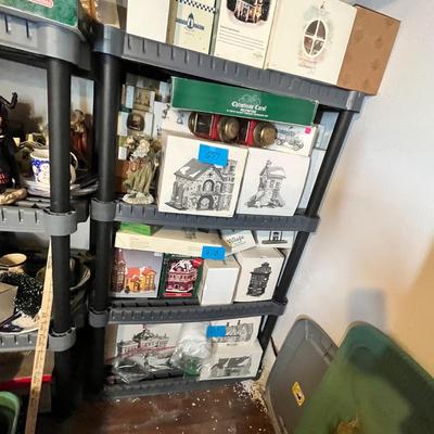 Lot 680 Rubbermaid shelf