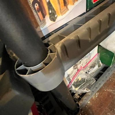 Lot 680 Rubbermaid shelf
