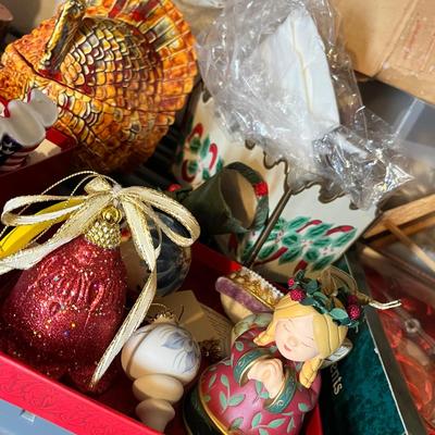 Lot 683 Halloween Thanksgiving Decor