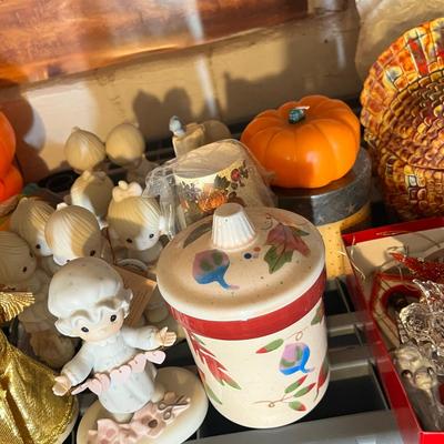 Lot 683 Halloween Thanksgiving Decor