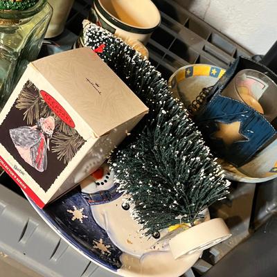 Lot 685 Shelf of Christmas