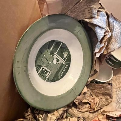 Lot 700 Box of green & white dinnerware