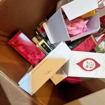 Lot 702 Christmas ornaments box