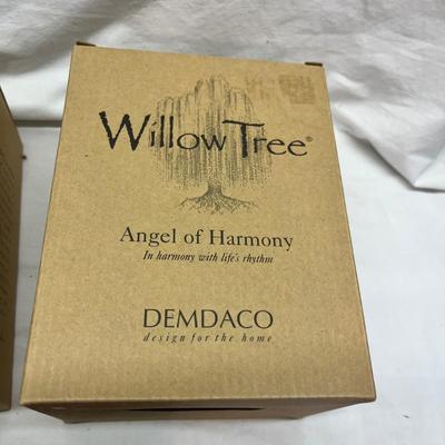Lot 710 WillowTree figures