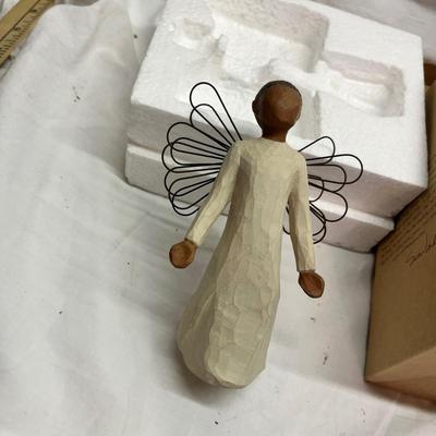 Lot 710 WillowTree figures