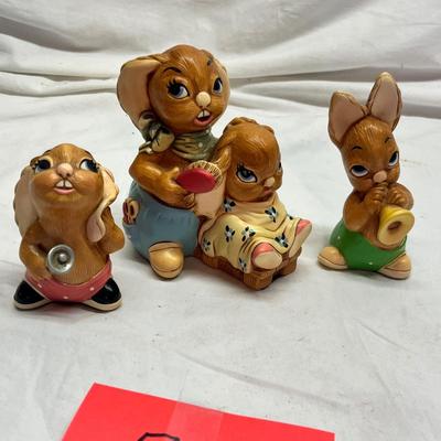 Lot 712 Rabbit figures