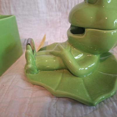 Sale Photo Thumbnail #135: decorage your office desk with cute frogs that also serve a function.