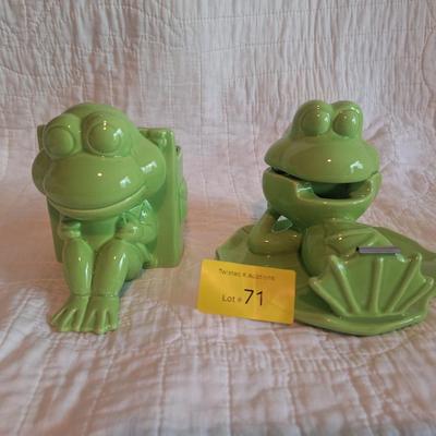 Sale Photo Thumbnail #133: decorage your office desk with cute frogs that also serve a function.