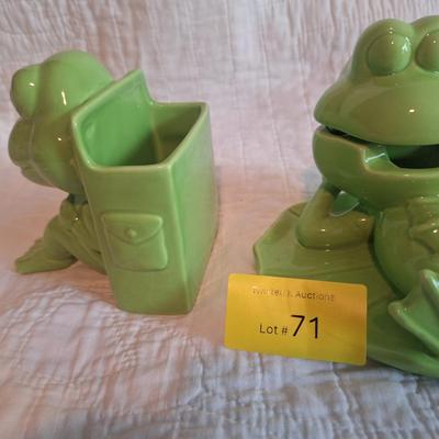 Sale Photo Thumbnail #130: decorage your office desk with cute frogs that also serve a function.