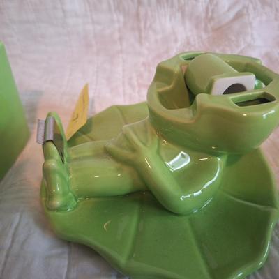 Sale Photo Thumbnail #131: decorage your office desk with cute frogs that also serve a function.