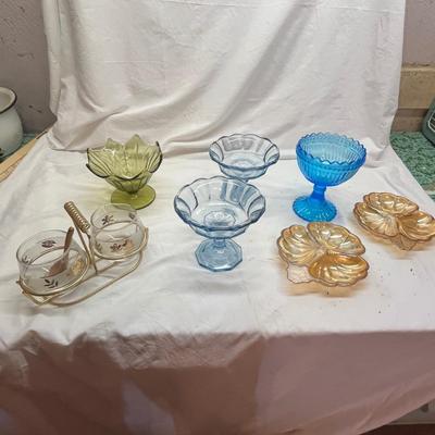 Lot 719 Asst Glass