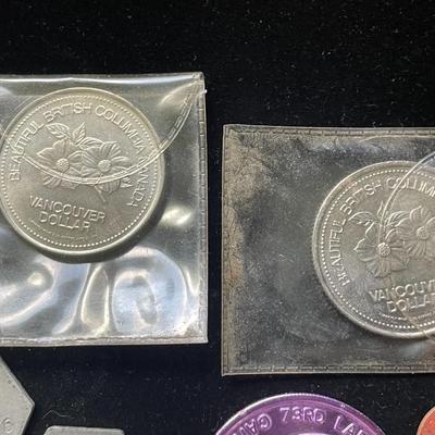 Lot of miscellaneous vintage tokens & coins
