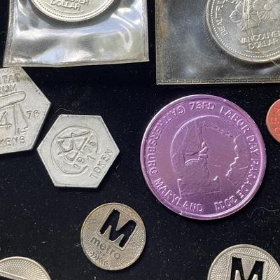 Lot of miscellaneous vintage tokens & coins