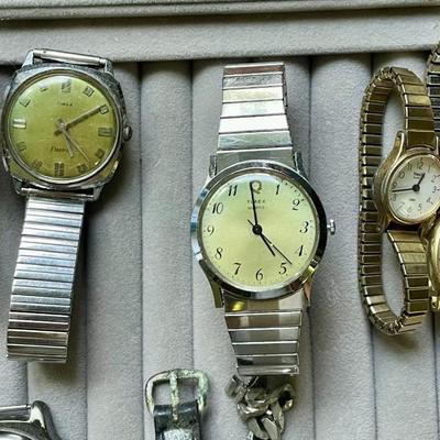 Lot of vintage men's & women's wrist watches + pendant watch