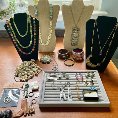 Fashion jewelry lot
