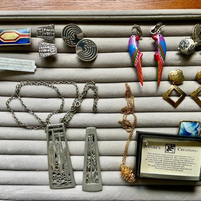 Fashion jewelry lot