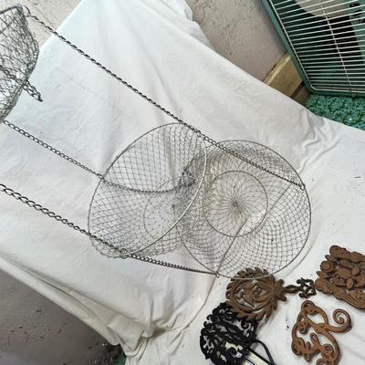 Lot 739 Trivets