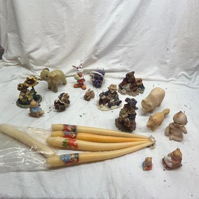 Lot 740 Figurines