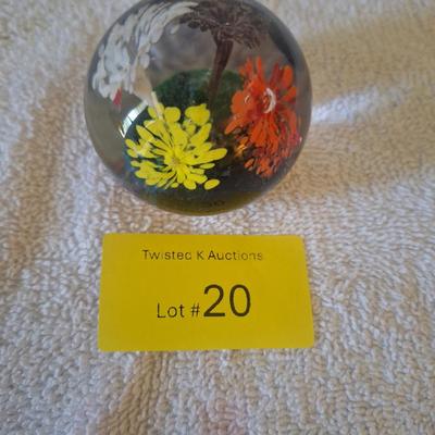 Glass paperweight