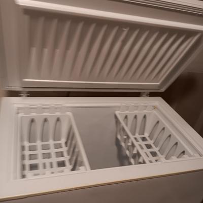 FRIGIDAIRE CHEST FREEZER