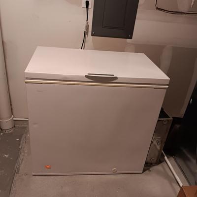 FRIGIDAIRE CHEST FREEZER